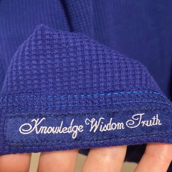 New Robert Graham Navy Marco Waffle Knit Top - Picture 5 of 6